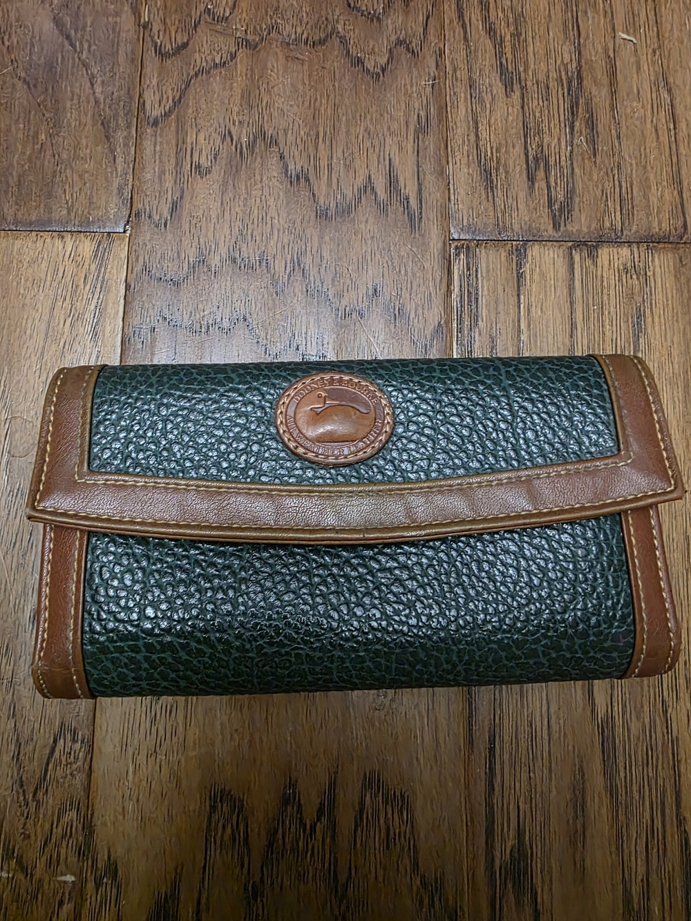 Dooney & Bourke Green Pebbled Leather Clutch Wallet
